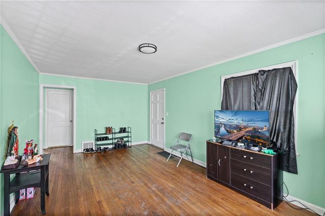 7622 Sni -A- Bar Road, Kansas City, MO 64129