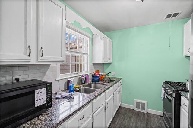 7622 Sni -A- Bar Road, Kansas City, MO 64129