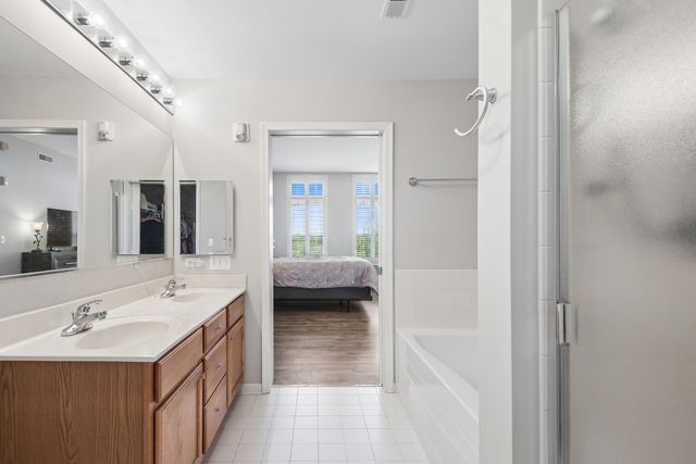 660 Prestwick Lane 507, Wheeling, IL 60090