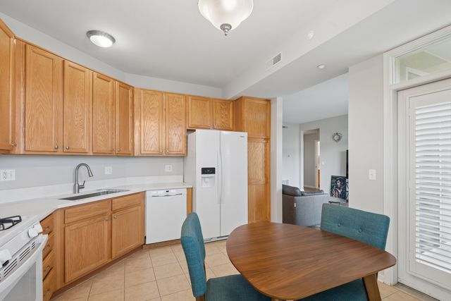 660 Prestwick Lane 507, Wheeling, IL 60090