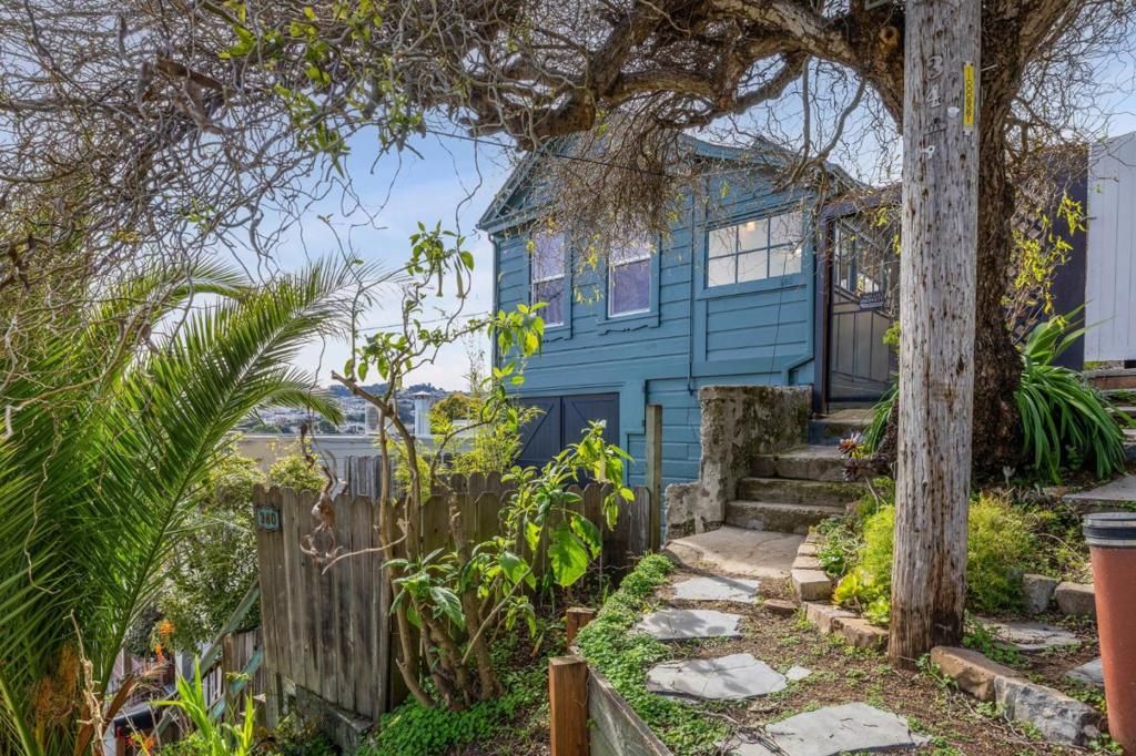 Image 1 of property listing at 360 Bradford Street, San Francisco, CA 94110