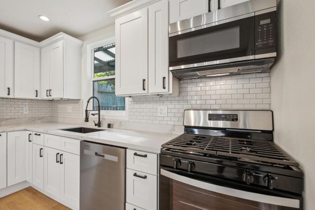 Image 14 of property listing at 360 Bradford Street, San Francisco, CA 94110