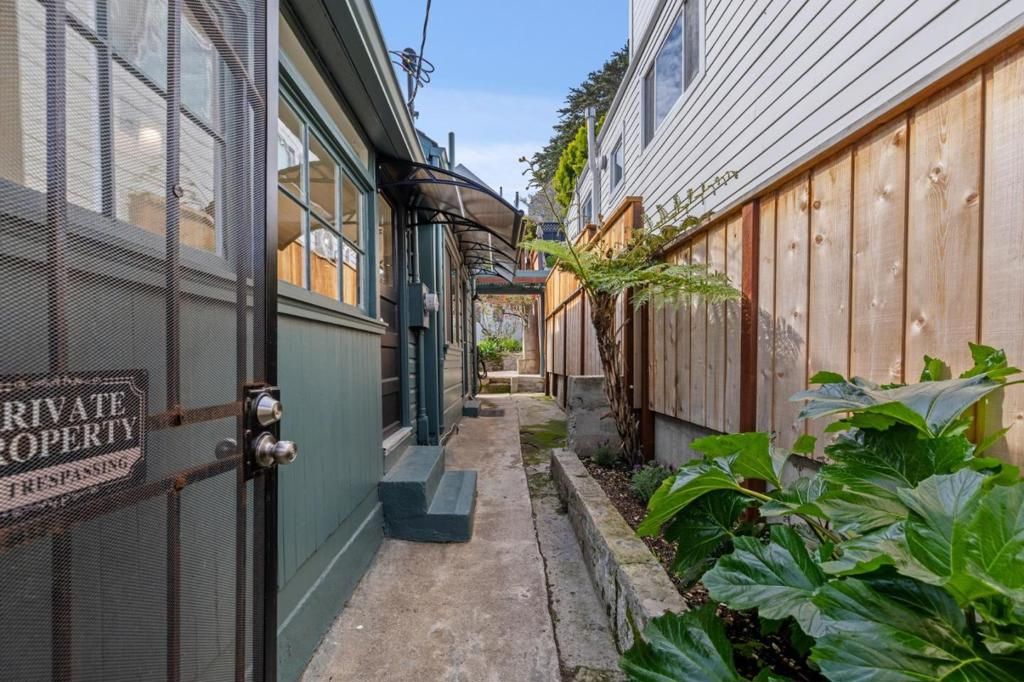 Image 3 of property listing at 360 Bradford Street, San Francisco, CA 94110