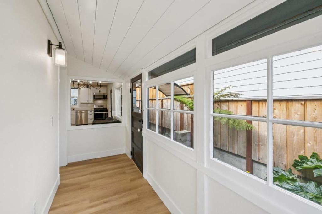 Image 6 of property listing at 360 Bradford Street, San Francisco, CA 94110