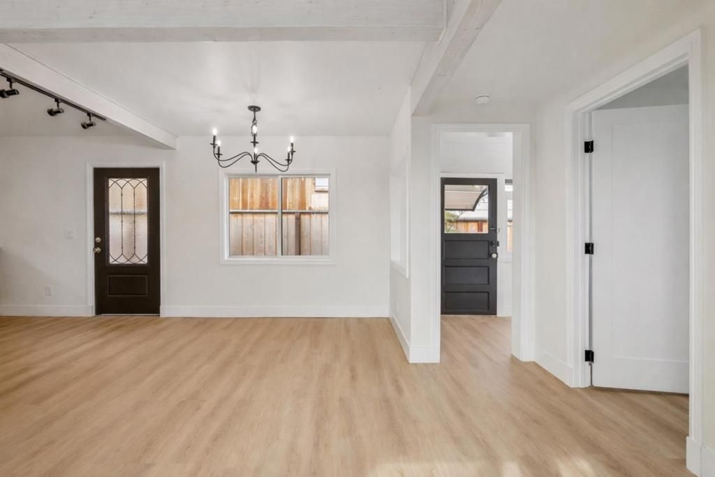 Image 7 of property listing at 360 Bradford Street, San Francisco, CA 94110