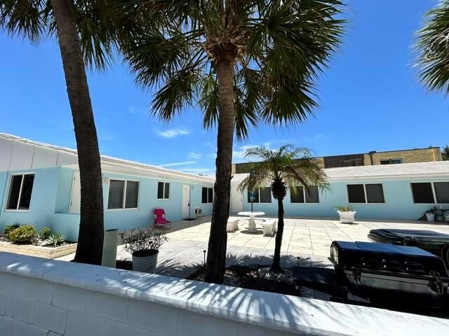 101 Linda Lane 22, Palm Beach Shores, FL 33404