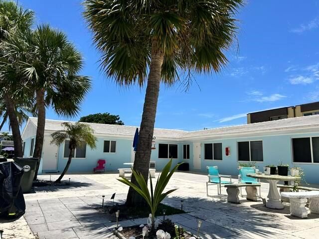 101 Linda Lane 22, Palm Beach Shores, FL 33404
