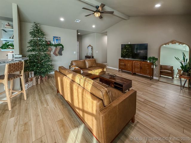 25094 S 519 Road, Park Hill, OK 74451