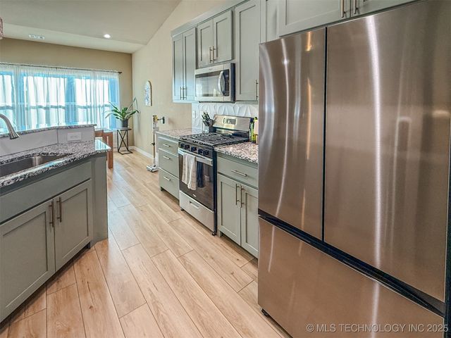 25094 S 519 Road, Park Hill, OK 74451