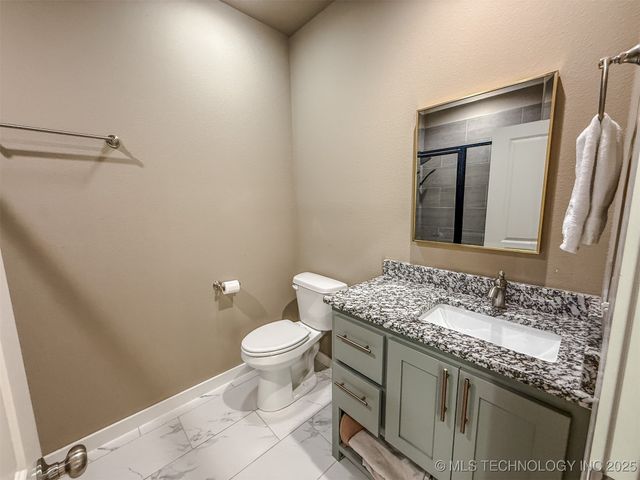 25094 S 519 Road, Park Hill, OK 74451