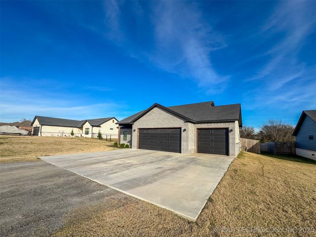 25094 S 519 Road, Park Hill, OK 74451
