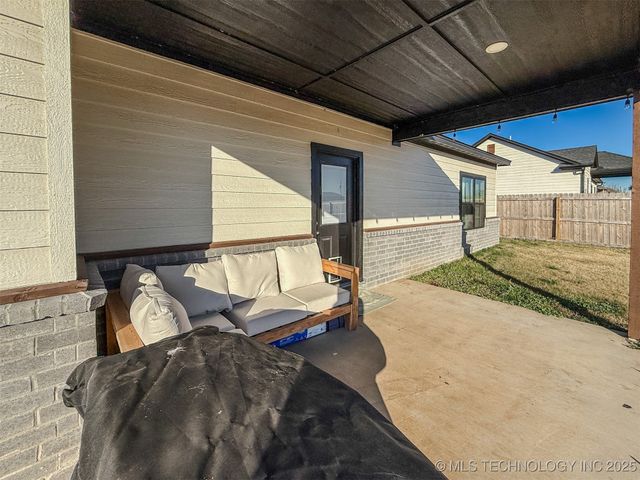 25094 S 519 Road, Park Hill, OK 74451