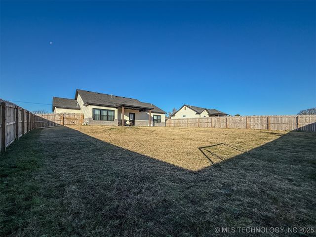 25094 S 519 Road, Park Hill, OK 74451