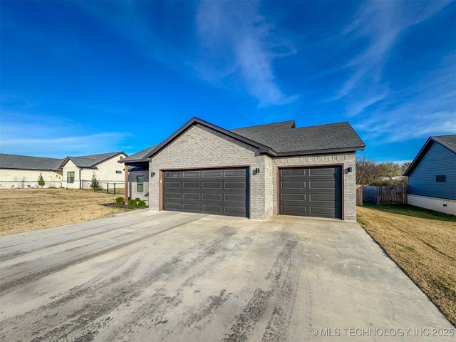 25094 S 519 Road, Park Hill, OK 74451
