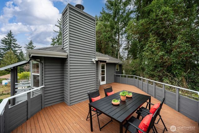 832 NE 202nd Street, Shoreline, WA 98155