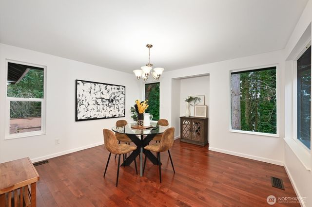 832 NE 202nd Street, Shoreline, WA 98155