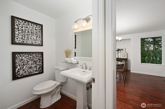 832 NE 202nd Street, Shoreline, WA 98155