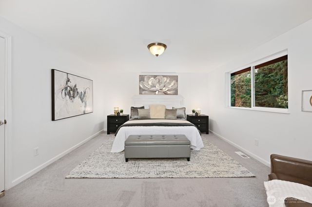 832 NE 202nd Street, Shoreline, WA 98155