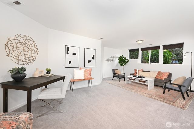 832 NE 202nd Street, Shoreline, WA 98155