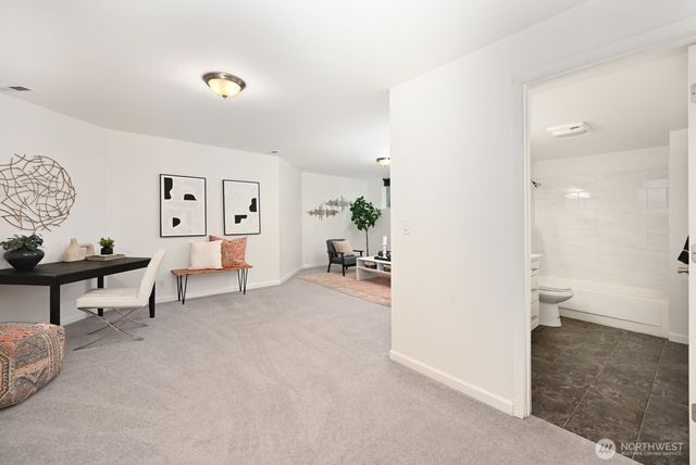 832 NE 202nd Street, Shoreline, WA 98155