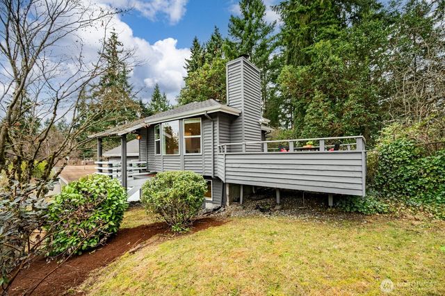 832 NE 202nd Street, Shoreline, WA 98155