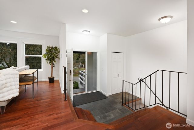 832 NE 202nd Street, Shoreline, WA 98155