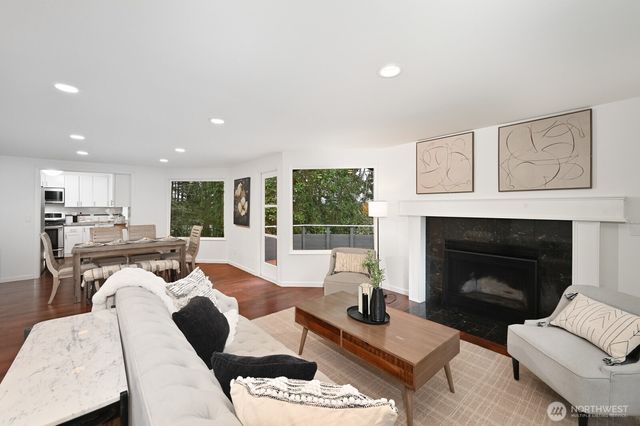 832 NE 202nd Street, Shoreline, WA 98155