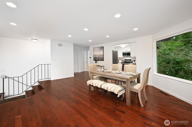 832 NE 202nd Street, Shoreline, WA 98155