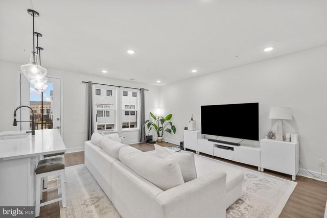 43255 FARRINGDON SQ, Ashburn, VA 20148