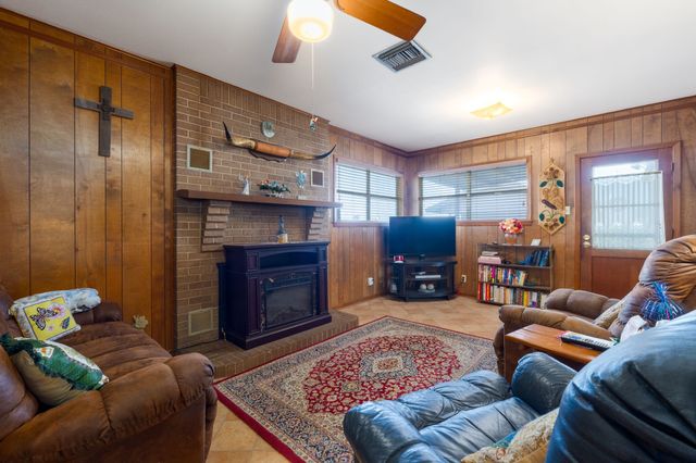 1003 N Ridge St, Lampasas, TX 76550