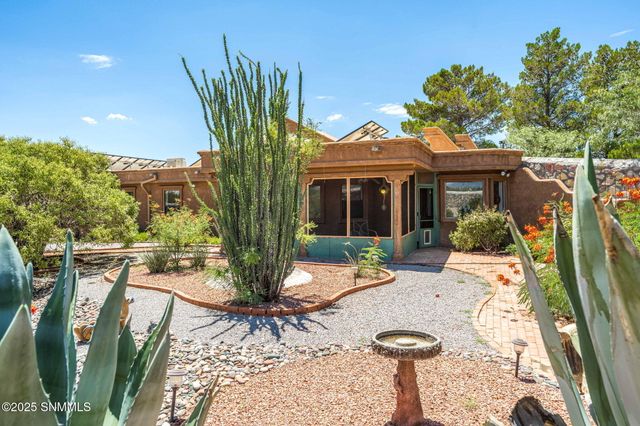 4216 Winchester, Las Cruces, NM 88011