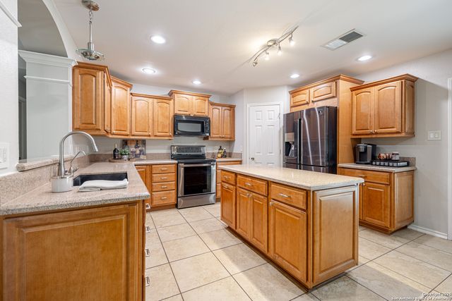 5115 Spring Bridge, San Antonio, TX 78247