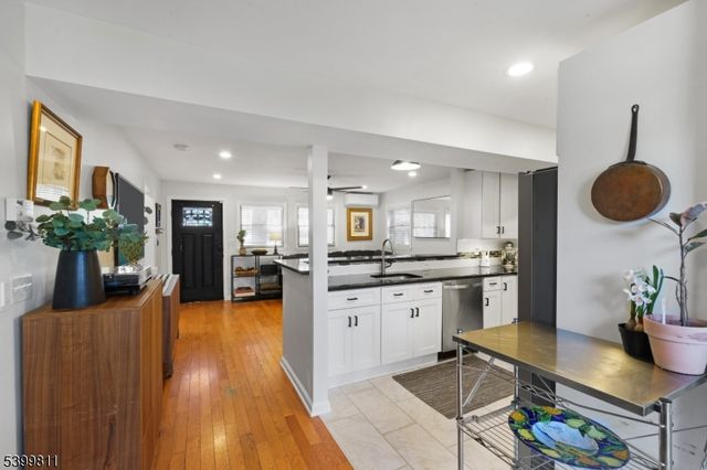 305 Top Ave, Green Brook Twp., NJ 08812