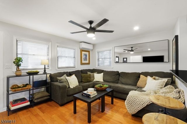 305 Top Ave, Green Brook Twp., NJ 08812