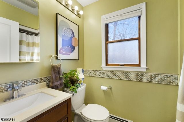 305 Top Ave, Green Brook Twp., NJ 08812