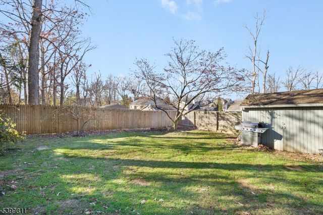 305 Top Ave, Green Brook Twp., NJ 08812