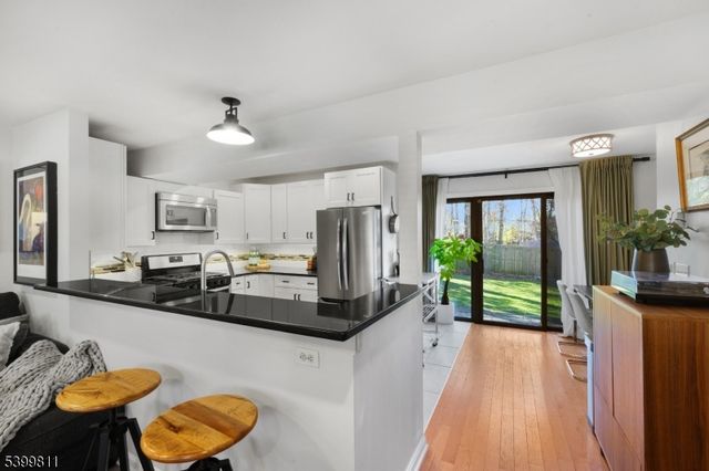 305 Top Ave, Green Brook Twp., NJ 08812