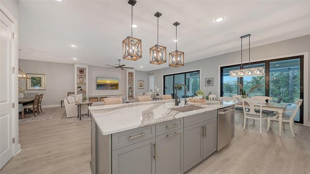 5018 SURFSIDE CIRCLE, Lakewood Ranch, FL 34211