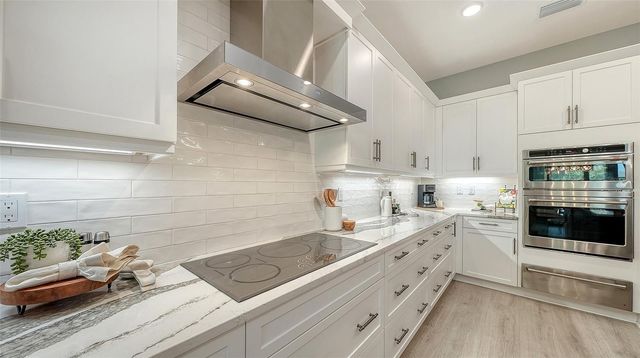 5018 SURFSIDE CIRCLE, Lakewood Ranch, FL 34211