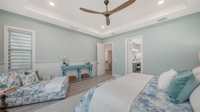 5018 SURFSIDE CIRCLE, Lakewood Ranch, FL 34211