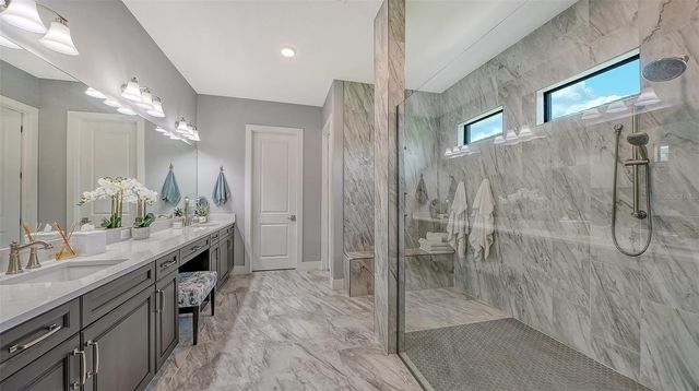 5018 SURFSIDE CIRCLE, Lakewood Ranch, FL 34211