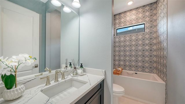 5018 SURFSIDE CIRCLE, Lakewood Ranch, FL 34211