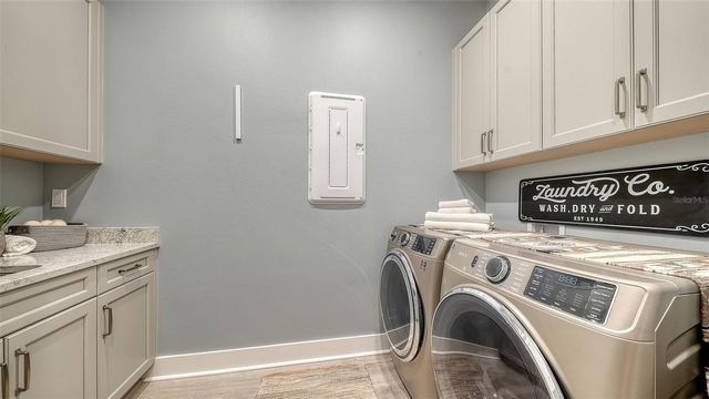 5018 SURFSIDE CIRCLE, Lakewood Ranch, FL 34211