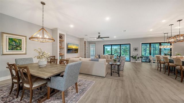 5018 SURFSIDE CIRCLE, Lakewood Ranch, FL 34211