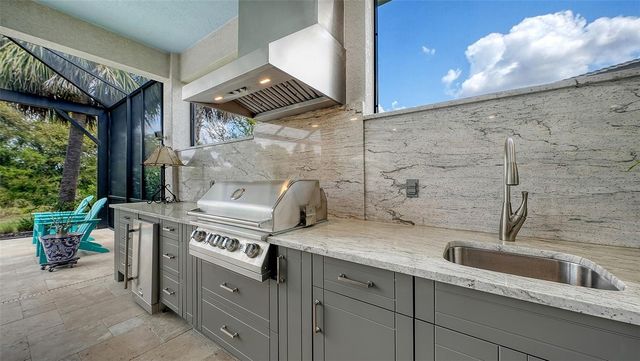 5018 SURFSIDE CIRCLE, Lakewood Ranch, FL 34211