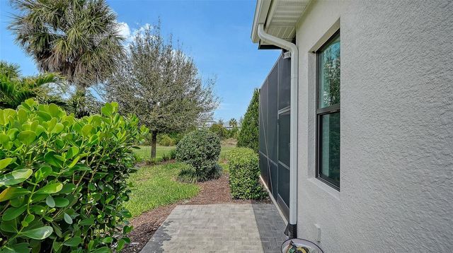 5018 SURFSIDE CIRCLE, Lakewood Ranch, FL 34211
