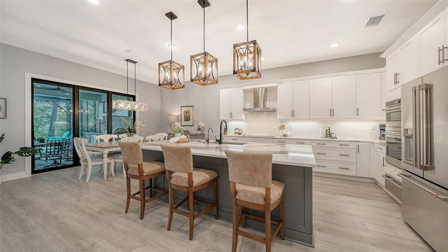 5018 SURFSIDE CIRCLE, Lakewood Ranch, FL 34211