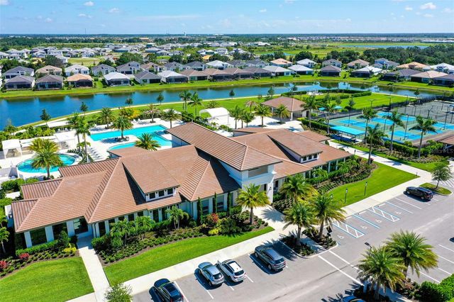 5018 SURFSIDE CIRCLE, Lakewood Ranch, FL 34211