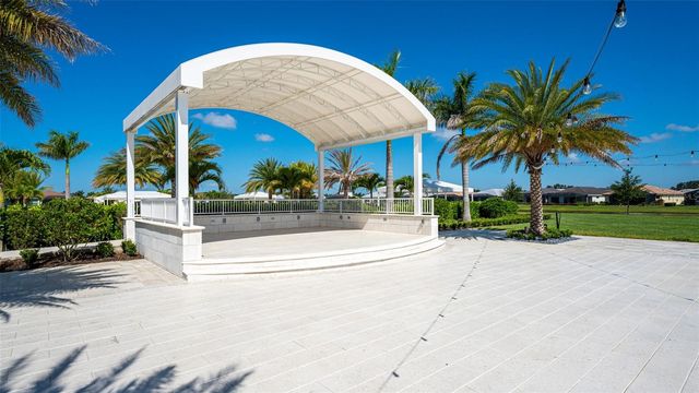 5018 SURFSIDE CIRCLE, Lakewood Ranch, FL 34211