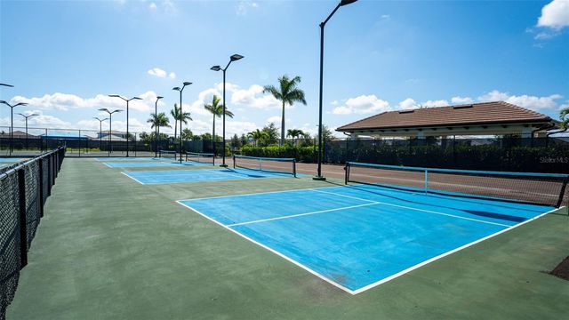 5018 SURFSIDE CIRCLE, Lakewood Ranch, FL 34211